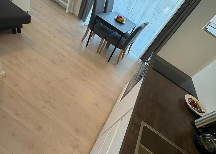 Lisas Apartment, Private New 2 Rooms With Big Windows, Share With Nobody