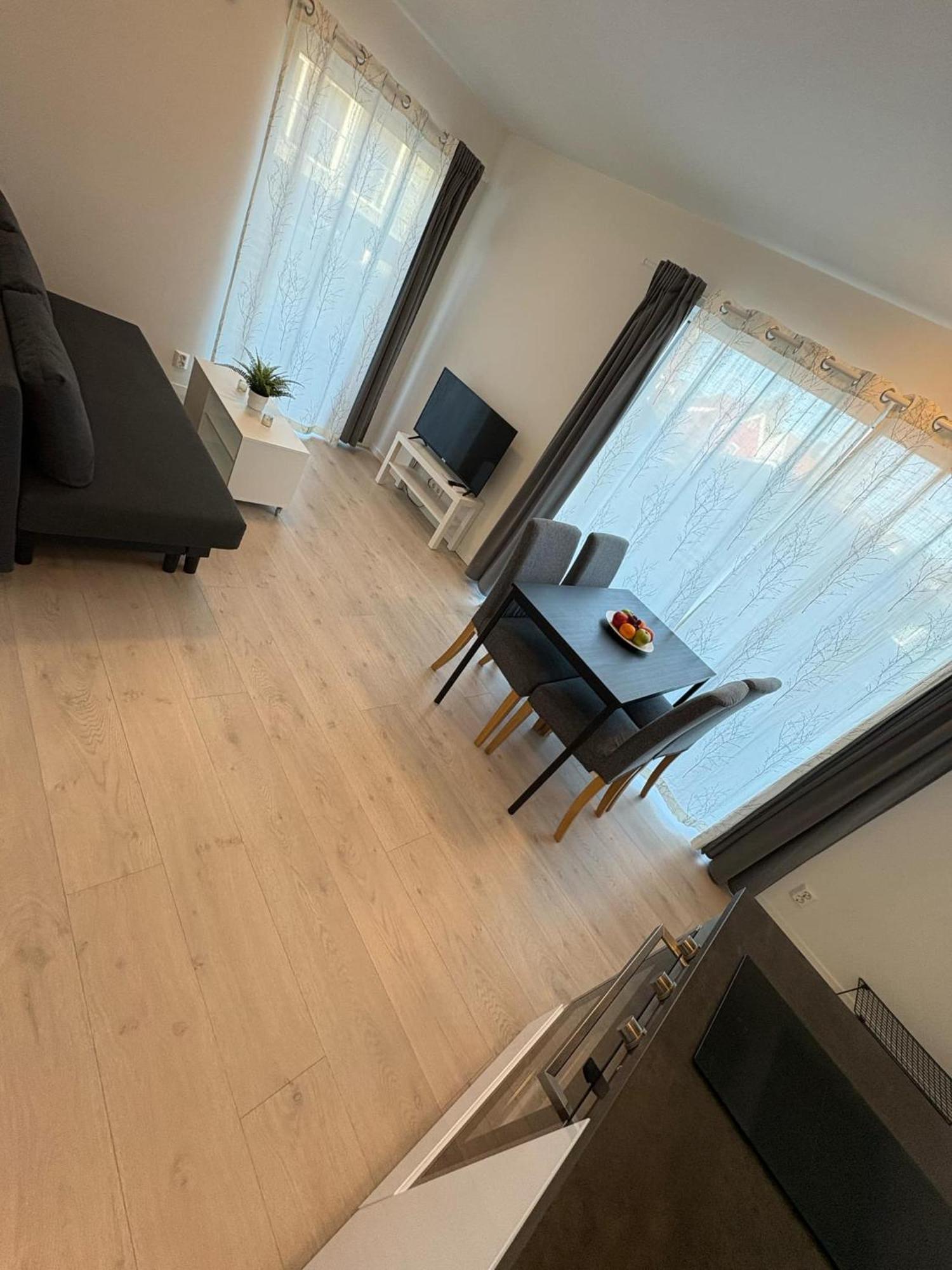 Lisas Apartment, Private New 2 With Big Windows, Share With Nobody Апартаменты *